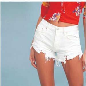 FREE PEOPLE LOVING GOOD VIBRATIONS DISTRESSED FRAYED DENIM CUTOFF SHORTS - WHITE